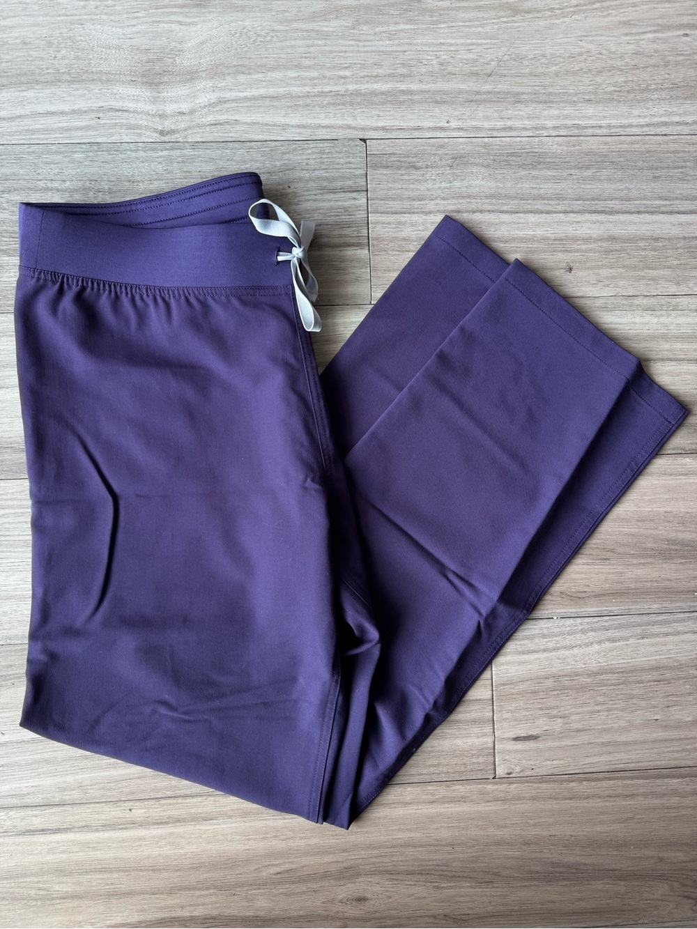 FIGS Women's Livingstone High-Rise Straight Scrub Pants Purple Size Large TALL - Picture 2 of 8